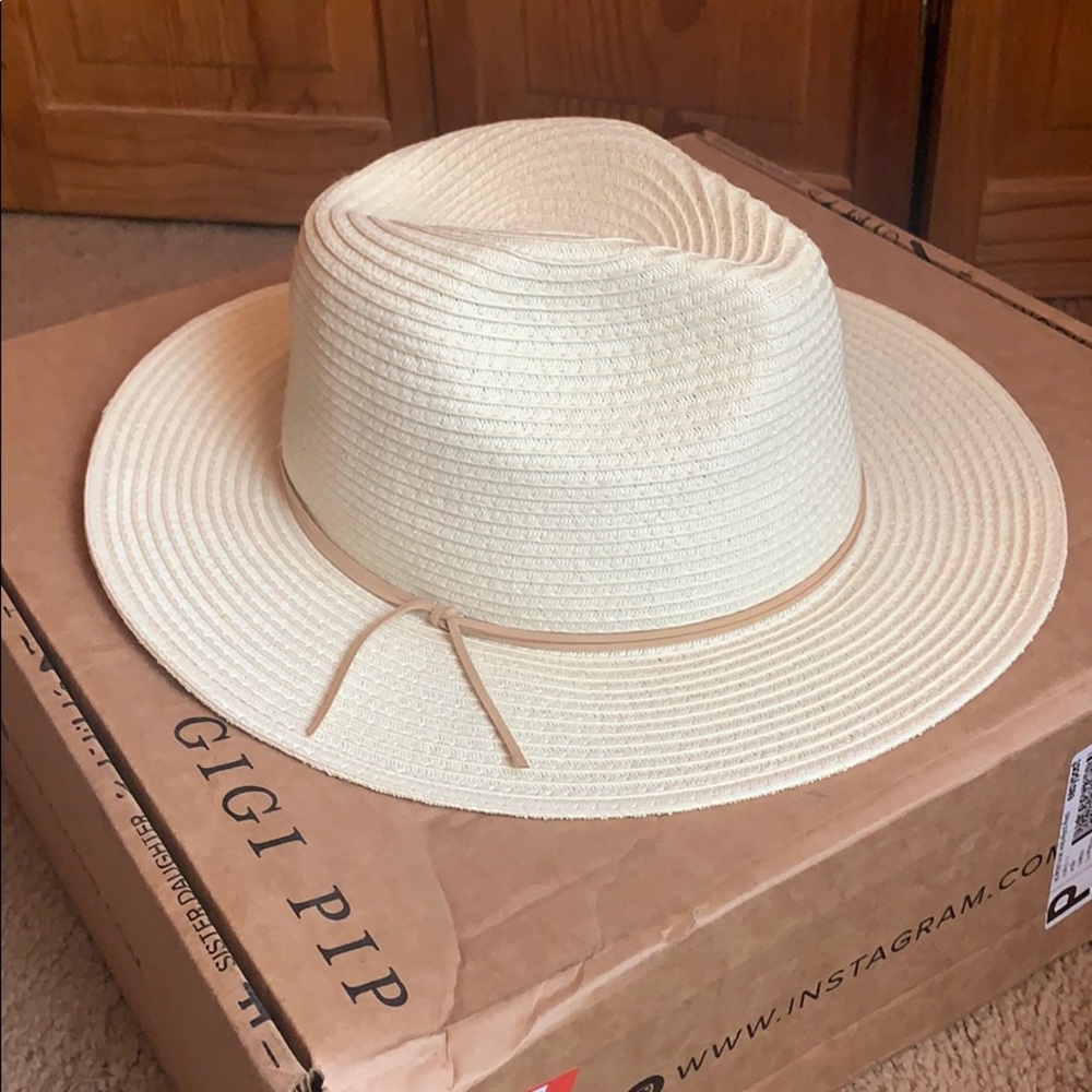 BNWOT GIGI PIP FEDORA